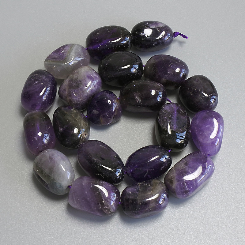 Ametystové briolette korálky, průměr 18–20 × 14 mm, na niti, délka 38 cm+
