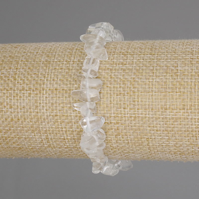 Náramek z horského křišťálu – drobky, rozměry úlomků 6–9 × 3–6 mm, délka 18 cm, elastický