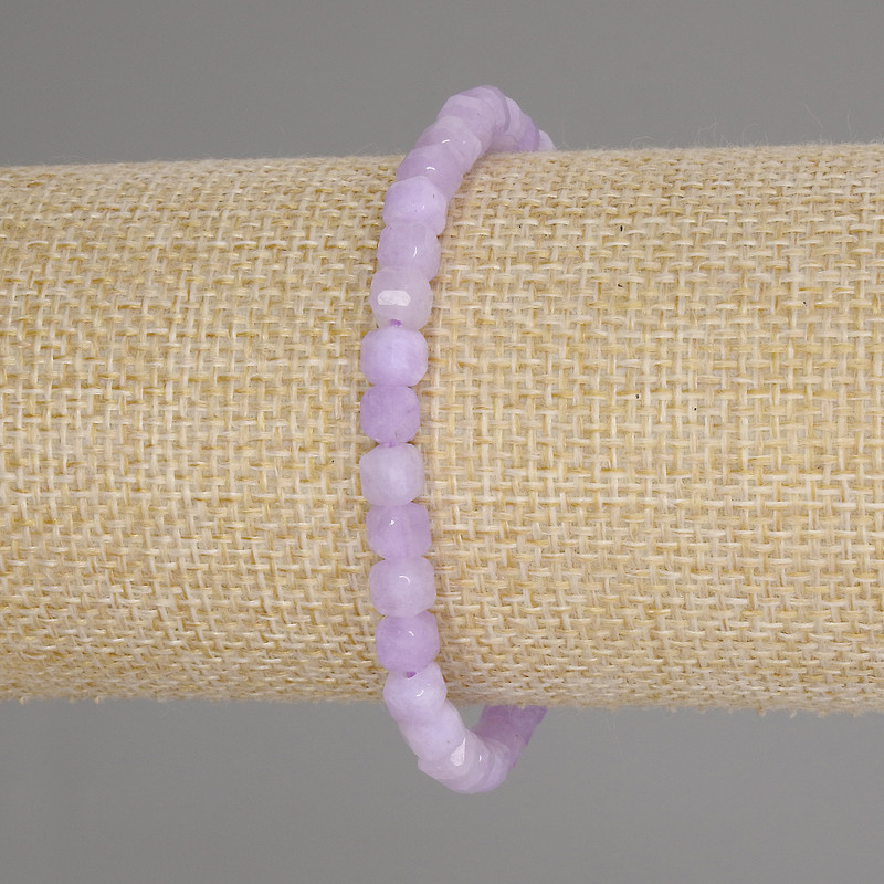 Náramek z levandulového ametystu, broušené kostky, průměr 5×5 mm, délka 18 cm, elastický