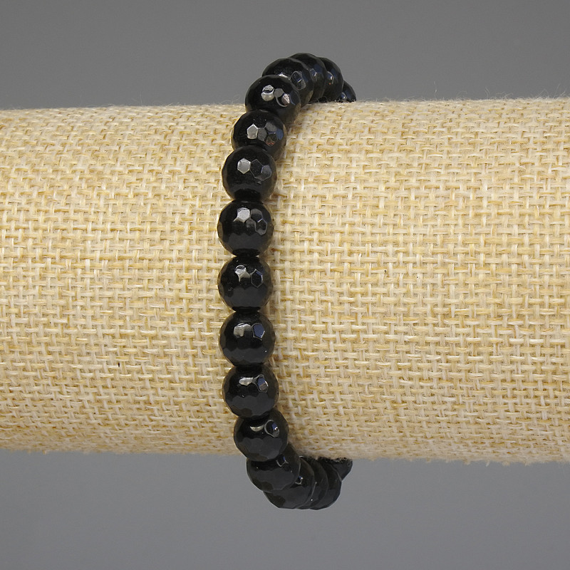 Náramek z černého achátu s broušenými kuličkami o průměru cca 8 mm, délka 18 cm, elastický