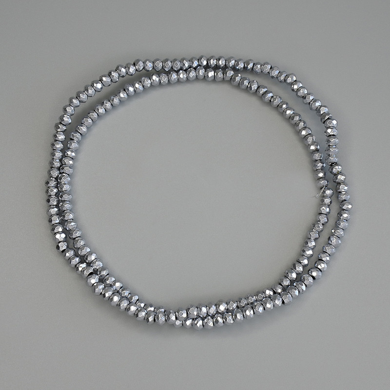 Korálky hematit ve stříbrné barvě, brusované rondelové korálky 3 × 2 mm +/- na vlascu, délka cca 40 cm