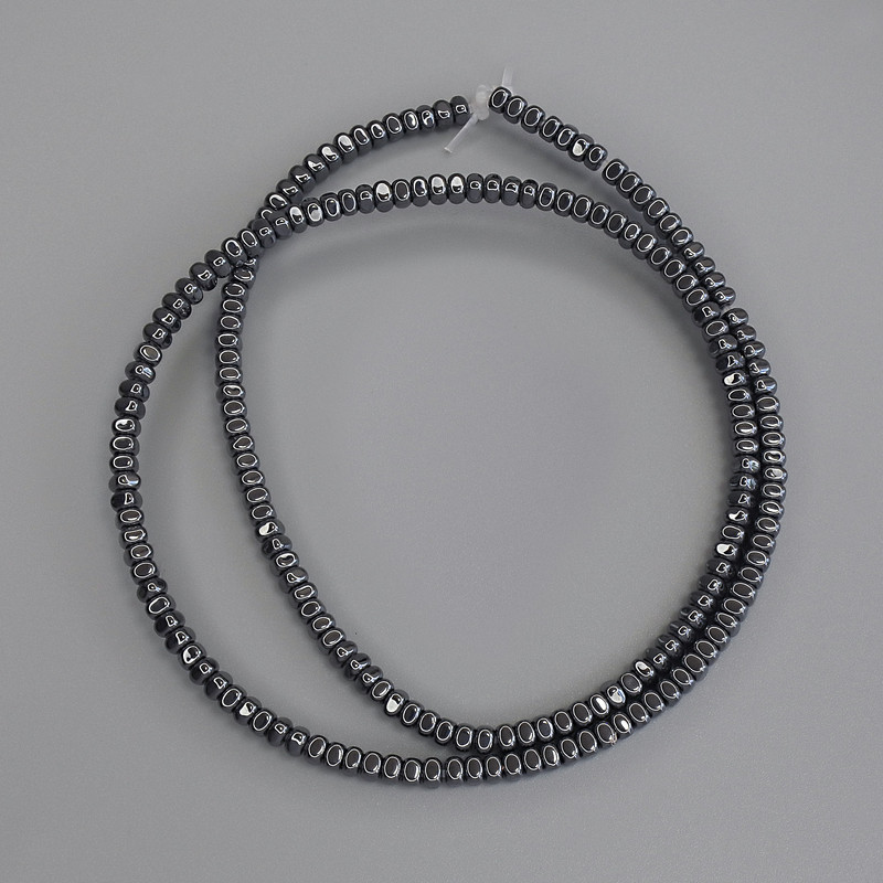 Korálky hematitu čtvercový rondel 3×2 mm na niti, délka 40 cm+