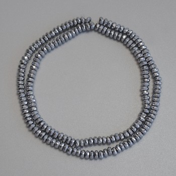 Korálky z hematitu stříbrné barvy, brusované rondely 4×2 mm, na vlascu, délka cca 38 cm+