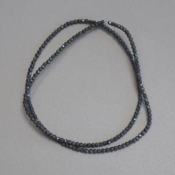Hematitové korálky fasetované 2×2 mm na niti, délka 38 cm