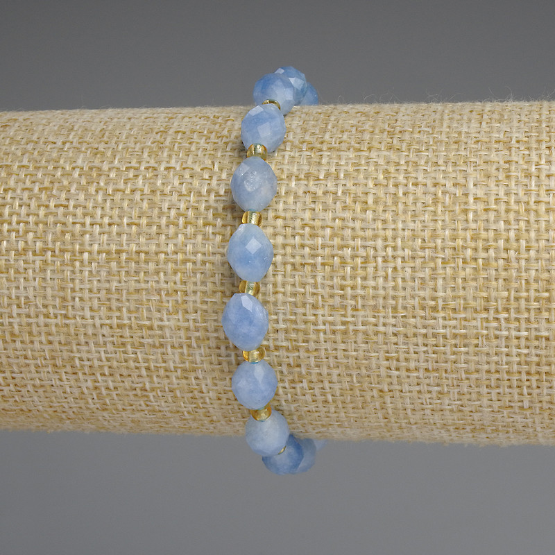 Náramek z akvamarínu, brusované korálky, průměr 8×6 mm, délka 18 cm, elastický