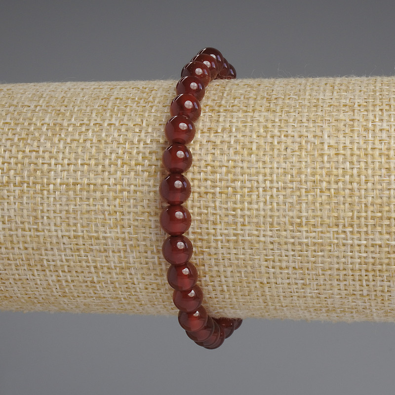 Náramek z karneolu – hladké korálky, průměr 6 mm ±, délka 18 cm ±, elastický