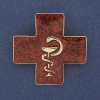 Brožka-přívěšek Kříž se hadem nad kalichem, červený smalt a zlatý kov 38×38 mm+