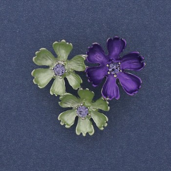 Brož-kulón se zelenou a fialovou emailovou barvou, fialové štrasové kameny, stříbrný kov, 31 × 34 mm