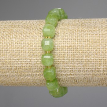 Náramek z chryzolitu a olivínu, broušené kubíky o průměru 8,5×8,5 mm, korálky 3 mm, délka 18 cm, elastická šňůra