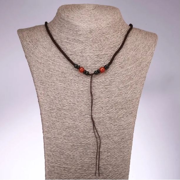 Šňůra na bižuterii s korálkou karneolu, délka 65 cm