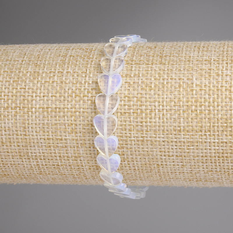 Náramek z měsíčního kamene ve tvaru srdcí 8 mm, délka 18 cm, elastický
