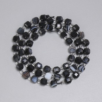 Achátové fasetované kubické korálky 5×5 mm +-, korálky 3 mm +-, délka 38 cm na niti