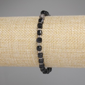 Náramek z broušeného achátu – kostičky 5×5 mm, délka 18 cm, elastický