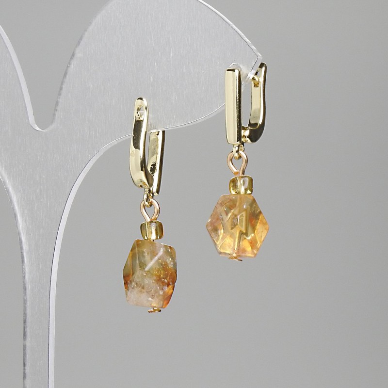 Náušnice z citrínu, mnohoúhelníky 12×8 mm ±, korálky 4 mm ±, délka 32 mm ±