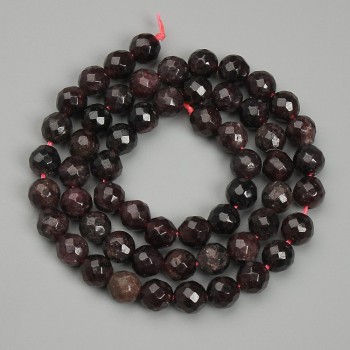 Granátové korálky kulovitého tvaru, broušené, průměr 7 mm ±, délka 38 cm ±
