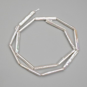 Barokní perlové korálky s odstínem «benzín» 25×4 mm, délka 39 cm