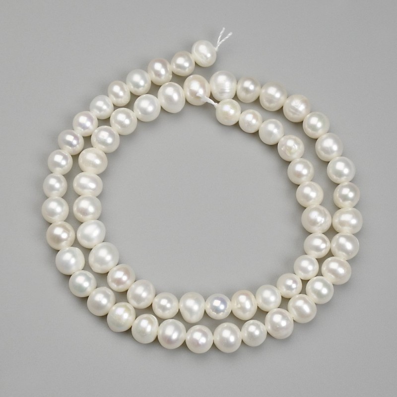 Korálky říčních perel, průměr 6×6 mm, 5–7 mm ± na niti, délka 36 cm+