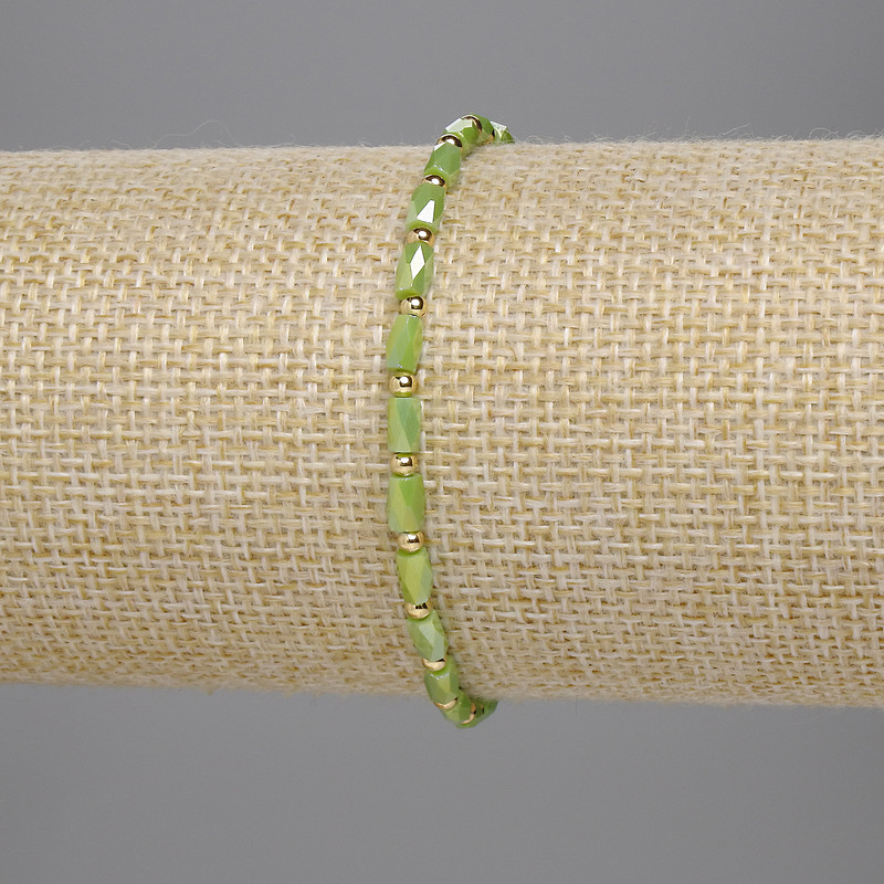 Náramek z českého křišťálu – broušené cylindry 5×3 mm ± a korálky 2 mm ±, délka 18 cm, elastický