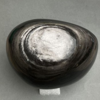 Suvenírový přírodní kámen – stříbrný obsidián, rozměry 115×90×78 mm (±), hmotnost 1209 g