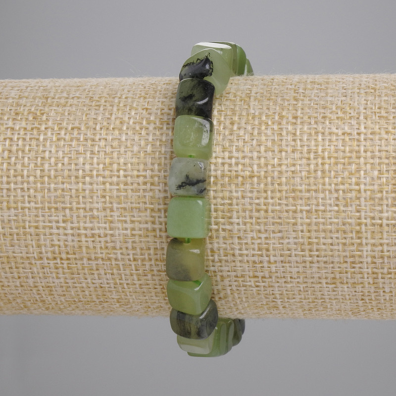 Náramek z prenitu – kostky, průměr 7 mm, délka 18 cm, elastický