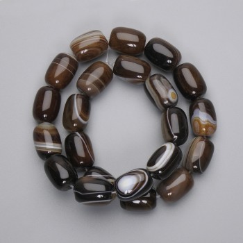 Achatové barilové korálky, průměr cca 18×13 mm, na vlasové niti, délka cca 39 cm