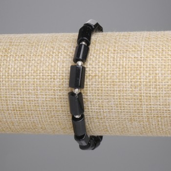 Náramek černý turmalín – broušený, průměr 8–10 × 6 mm ±, skleněné korálky 3 mm ±, délka 18 cm ±, pružný