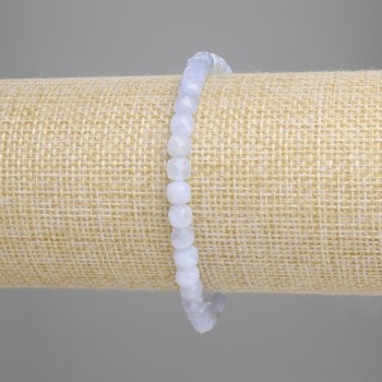 Náramek z modrého achátu, broušené kubické korálky, průměr 5 × 5 mm, délka cca 18 cm, elastický