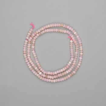Korálky z růžového opálu brusované 3×2 mm, délka 39 cm, na niti