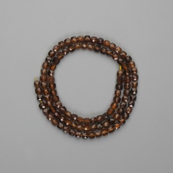 Hessonitové korálky broušené kubické 4 mm, délka 39 cm, na niti