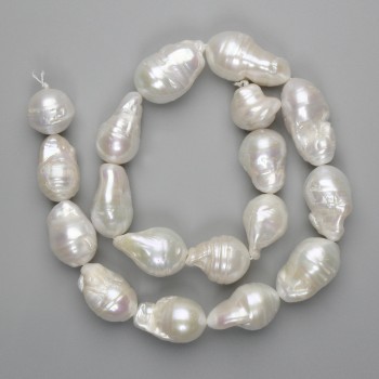 Barokní perly na niti s odstínem „benzín“ 20–26 × 14–16 mm +-, délka 40 cm+