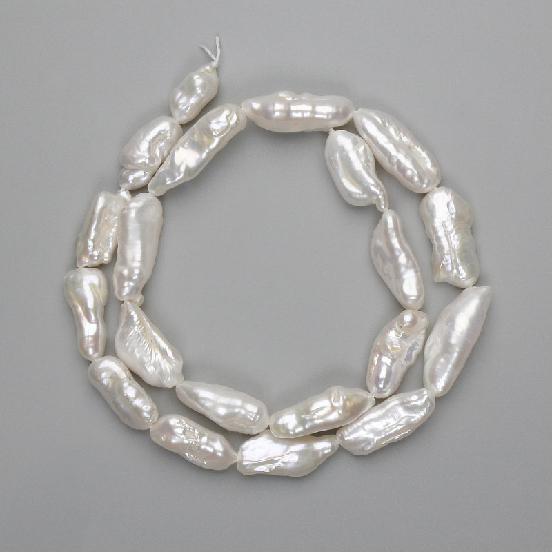Barokní perly s odstínem «benzín» 16–23×7–8 mm ±, délka 38 cm