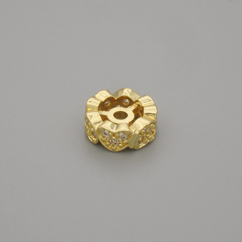 Zlatá kovová vložka-korálka, průměr 8×3 mm ±, díra průměr cca 1,8 mm ±, za 1 ks