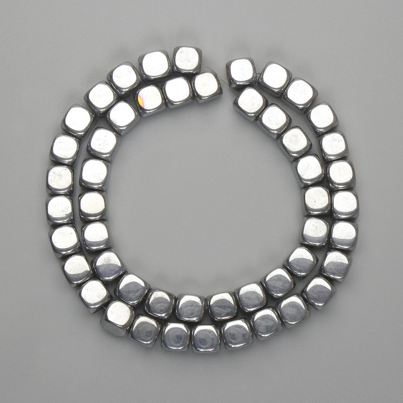 Hematitové kubické korálky 7,5×7,5 mm ± barva stříbrná, délka 39 cm+