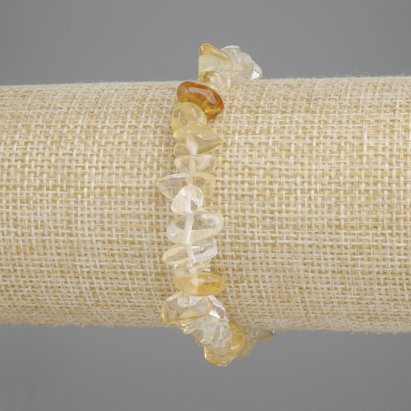 Náramek z citrínu 5–9×2–6 mm, drobné částečky, délka cca 18 cm, elastický