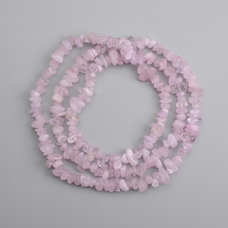 Kunzitové korálky, zrníčkové, průměr 7–11×3–5 mm ±, délka 80 cm ±