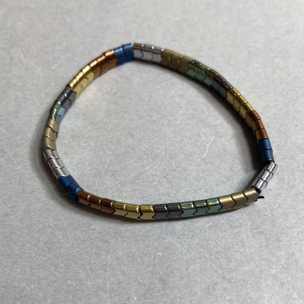 Náramek z hematitu „Vlna“ 5×3, 5 mm +-, délka 18 cm, elastický