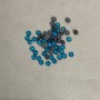 Kamínky se studenou fixací, světle modrá, průměr 4 mm ±, balení cca 15 g (±)