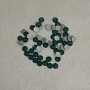 Štrasové kamínky se studenou fixací zelené barvy, průměr 5 mm ±, balení 280 g (±)