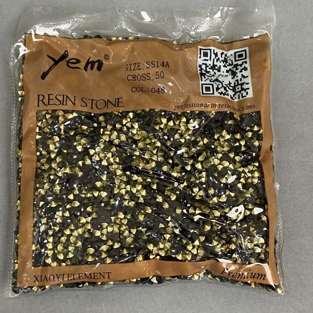 Černé štrasové kamínky, průměr 4 mm ±, balení 75 g (±)