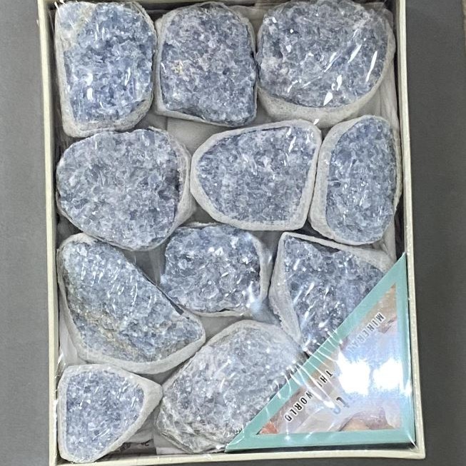 Kalcit – suvenýrní kámen, sortiment, rozměry (cena za krabici) 17 × 13 cm+