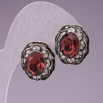 Peckové náušnice s růžovými oválnými krystaly a jemným krajkovým rámem posetým drobnými štrasovými kamínky, 17 mm