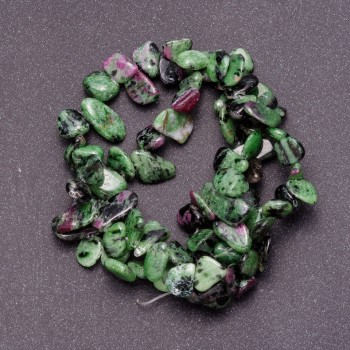 Korálky zoisitu z přírodního kamene na niti, tvar motýla, průměr 8–12 mm, délka 38 cm