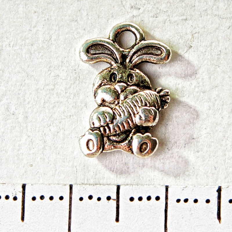 Přívěšek Králík s mrkví, 14 mm, broušený, 20 g, +/- 22 ks