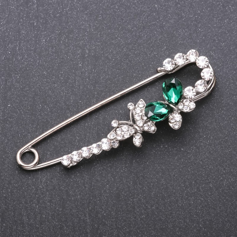Brož-špendlík se zelenými skleněnými krystaly 76×23 mm, bílý kov
