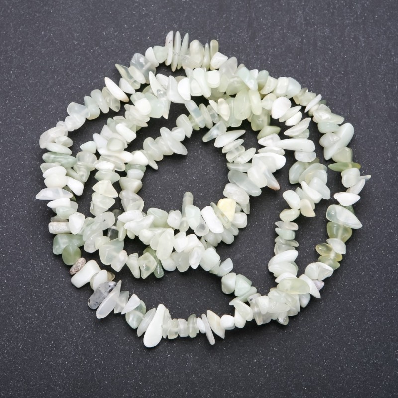 Drobné korálky z onyxu, průměr 7 mm, na niti 80 cm