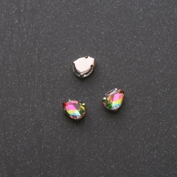 Cena za balení /10 ks. Přišitý krystal v čepu kapka 6×8 mm zeleno-růžový
