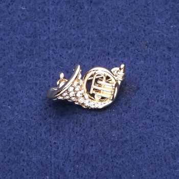 Брошка Валторна з стразами золотистий метал 16х27мм