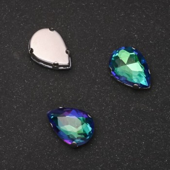Cena za balení / 10 ks. Šitý krystal ve tvaru kapky 10×14 mm zeleno-modrý
