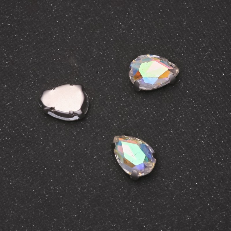 Cena za balení / 10 ks. Přišitelný krystal ve tvaru kapky 7×10 mm duhový
