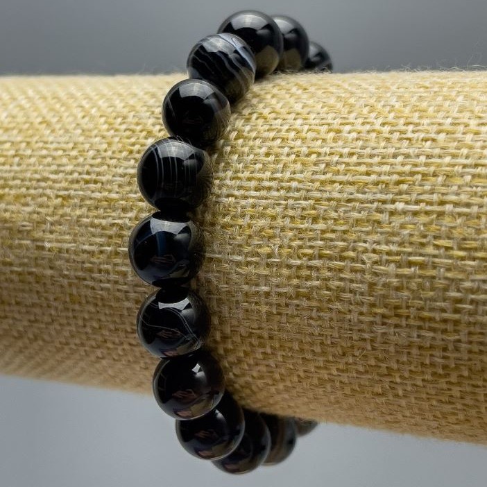 Náramek z přírodního achátu – hladká kulička, průměr 10 mm (±), na elastické gumičce, obvod zápěstí 18 cm